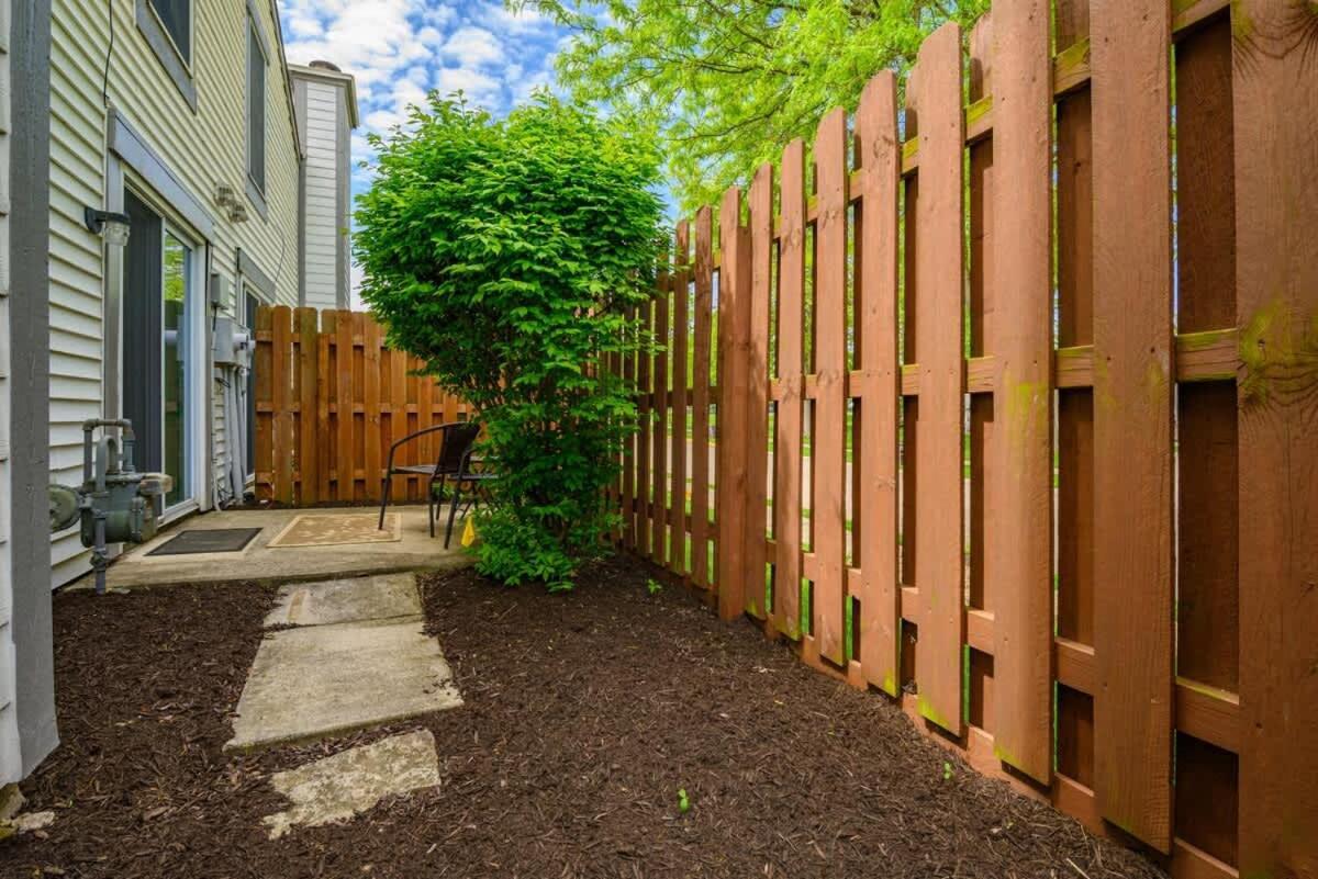Family Friendly And Quite 2 Bedroom Condo Close To Fun Fort Wayne Extérieur photo