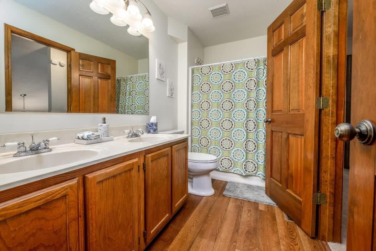 Family Friendly And Quite 2 Bedroom Condo Close To Fun Fort Wayne Extérieur photo