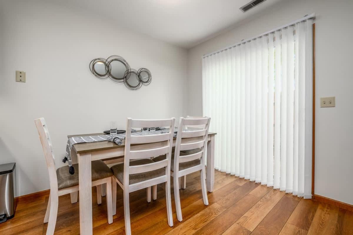 Family Friendly And Quite 2 Bedroom Condo Close To Fun Fort Wayne Extérieur photo