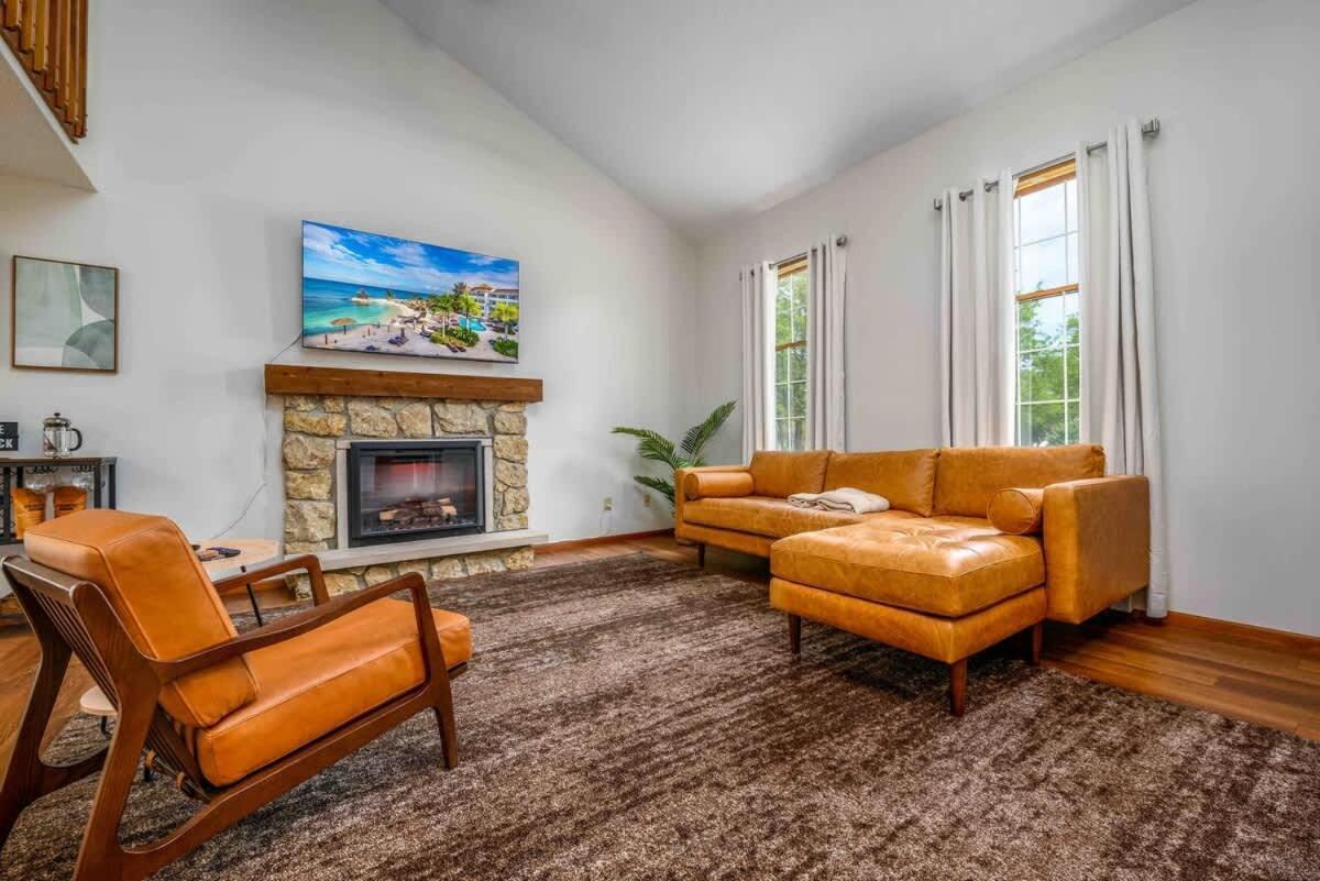 Family Friendly And Quite 2 Bedroom Condo Close To Fun Fort Wayne Extérieur photo